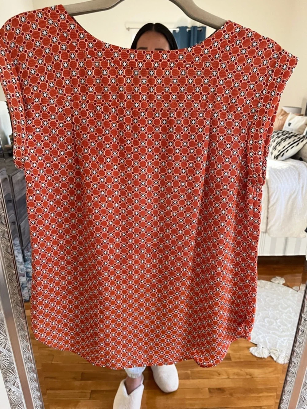Ann Taylor Sleeveless Geo Print Top in Coral Red/Orange - Picture 5 of 5